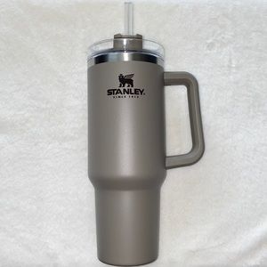 *NEW W/ BOX!* Stanley Quencher 40 oz Tumbler - SILT